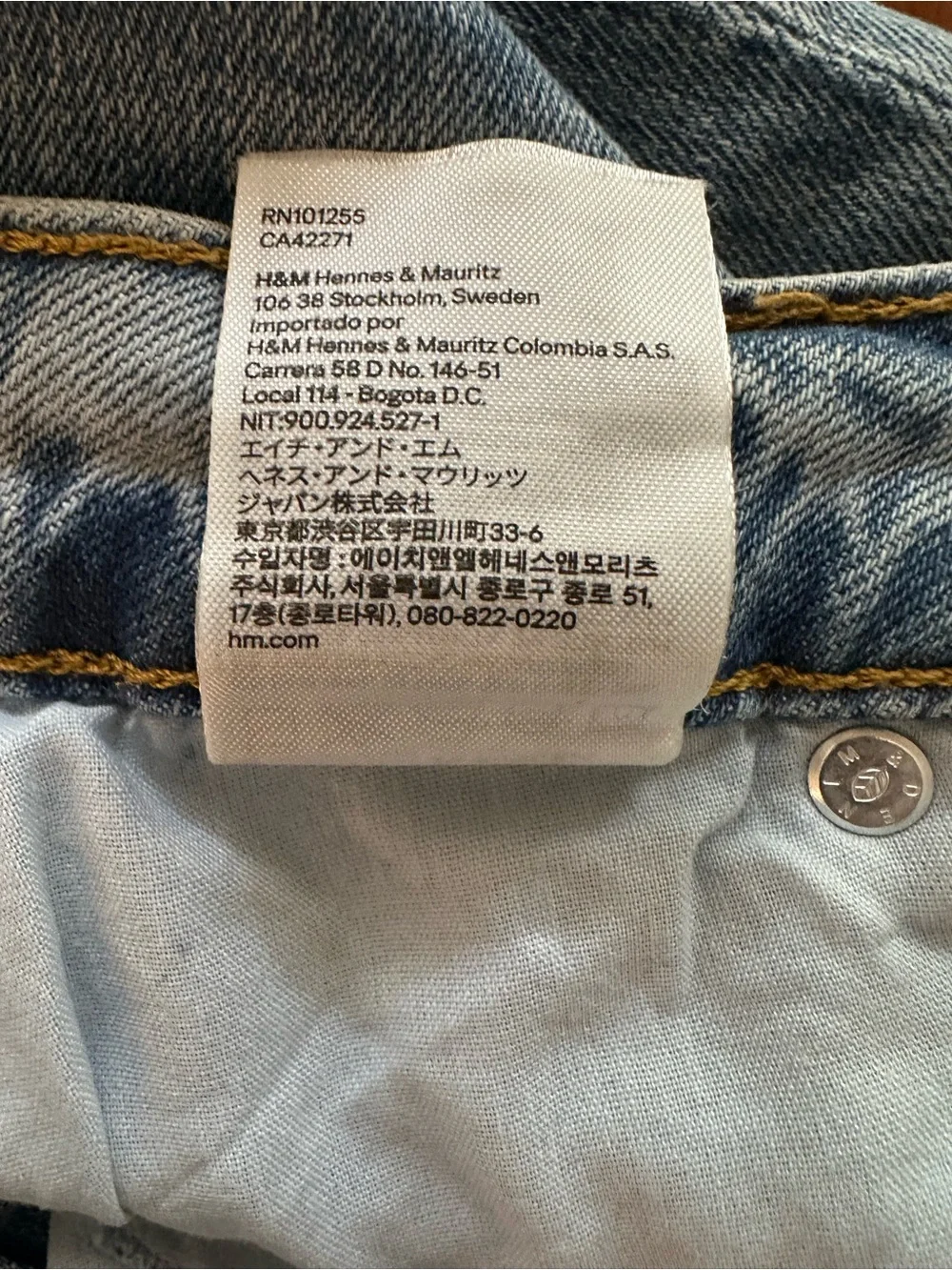 H&M &Denim Ultra High Waist Mom Jeans Women’s US 4 Light Wash Button Fly 26x28 - Picture 6 of 9
